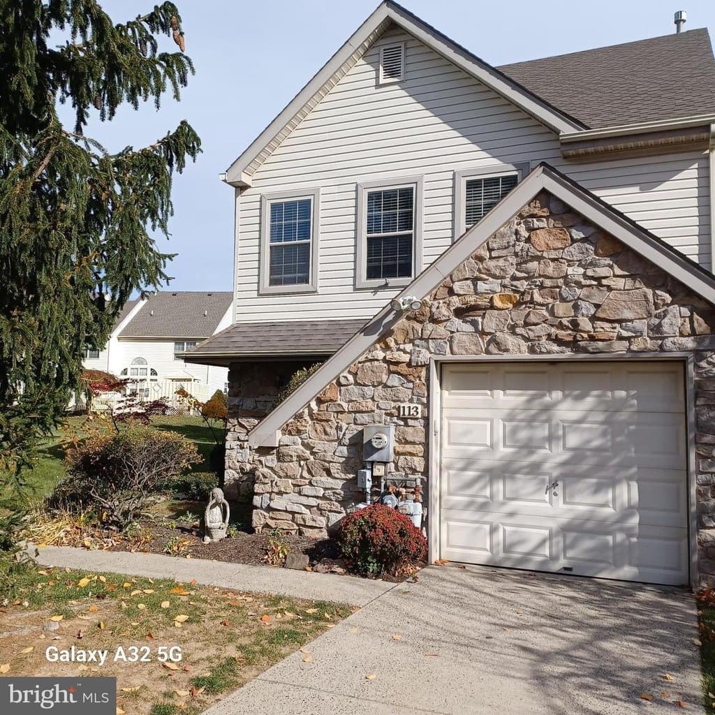 3 bedroom townhouse for sale at 113 Glennbrook Ct Brittany Farms-the Highlands - $465,000