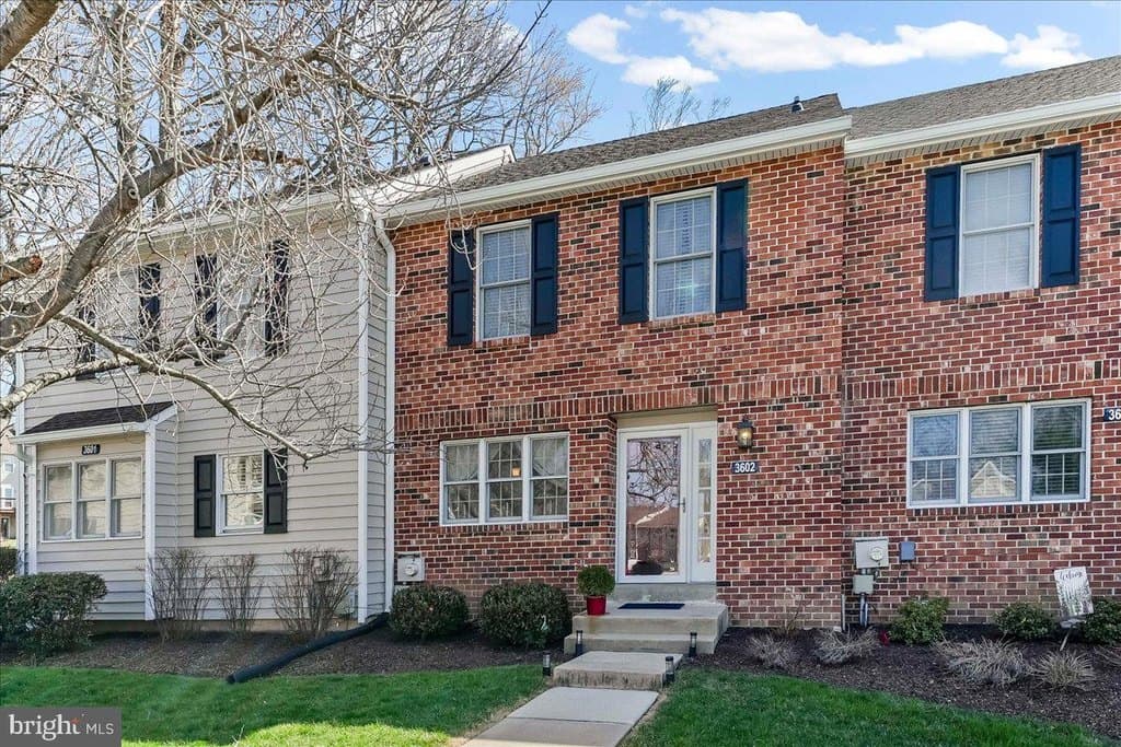 2 bedroom townhouse for sale at 3602 Bridlewood Dr Chadds Ford - $425,000