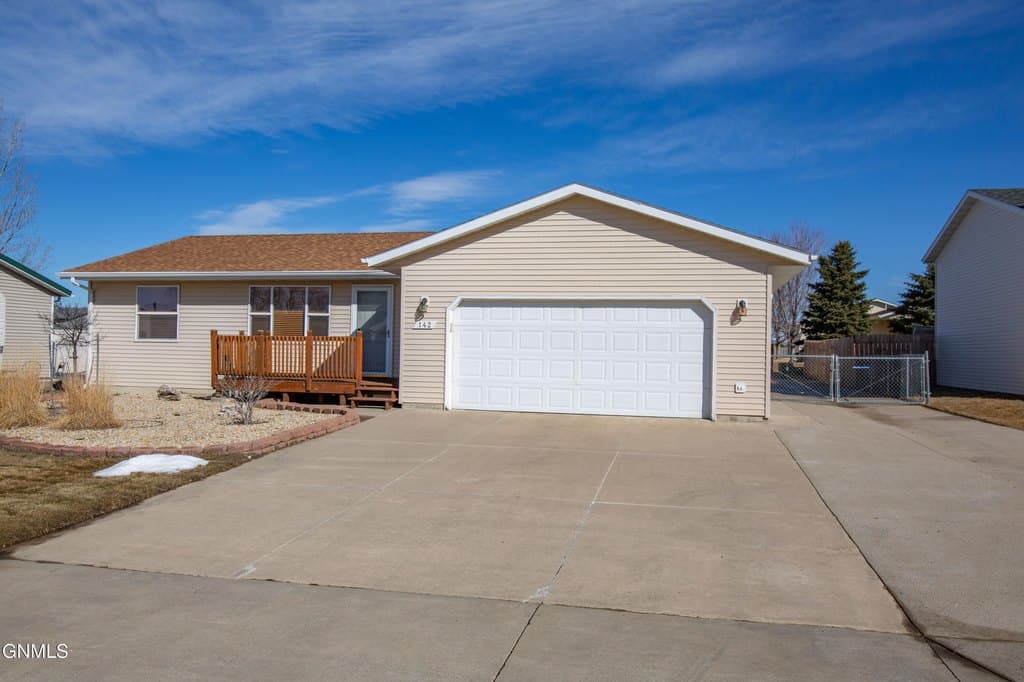 4 bedroom house for sale at 142 Allen Dr Lincoln 58504 - $379,900