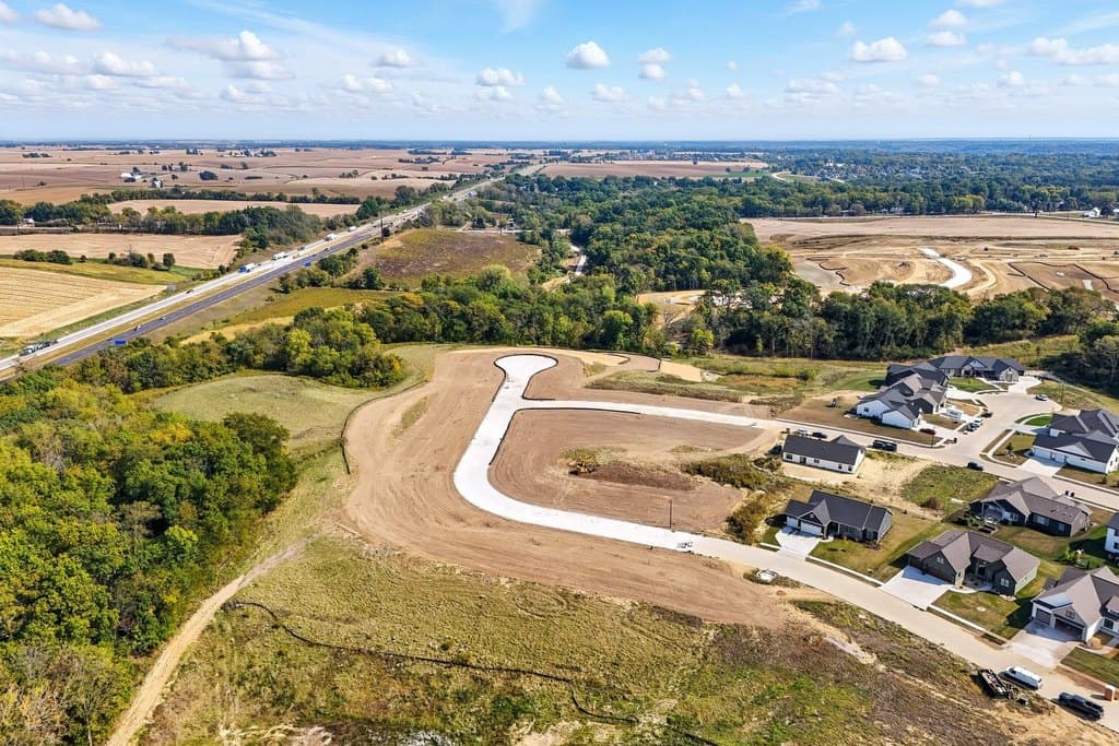land for sale at 7225 Alvie Ct Bettendorf - $125,000