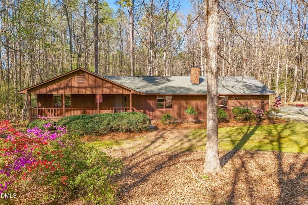 2 bedroom house for sale at 433 Holly Oak Ct Fuquay-Varina 27526 - $419,000