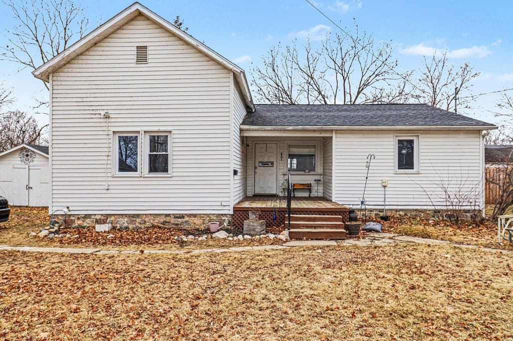 4 bedroom house for sale at 801 N 4th Ave Big Rapids - $189,900