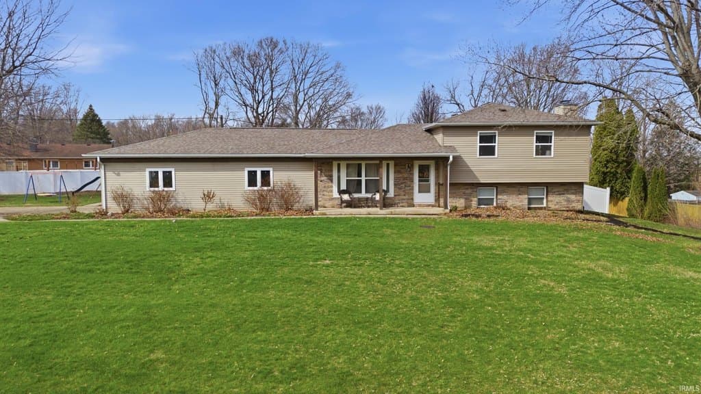 3 bedroom house for sale at 7650 Summit Ln Lafayette - $324,900