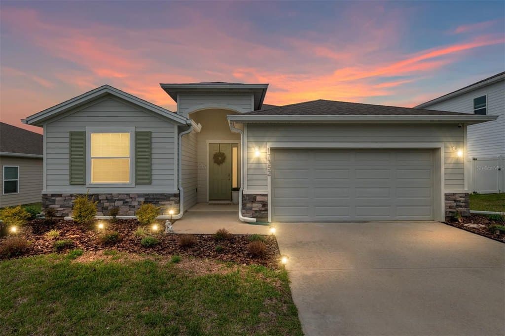 4 bedroom house for sale at 17352 NW 172nd Ave Alachua - $352,500