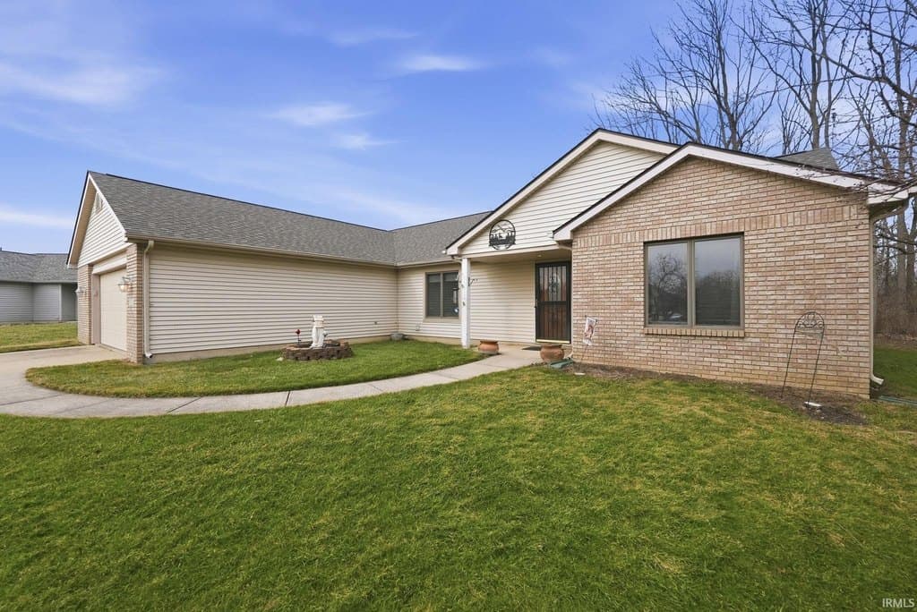 3 bedroom house for sale at 503 Ridgeview Trl Avilla - $274,000