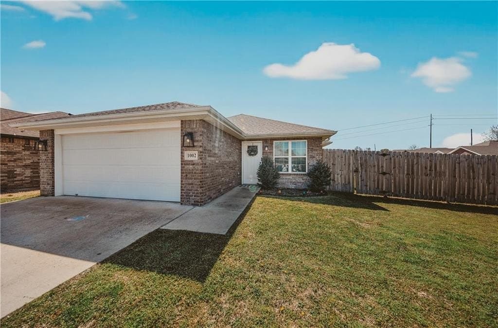 3 bedroom house for sale at 1002 E Olrich St Rogers 72756 - $269,900