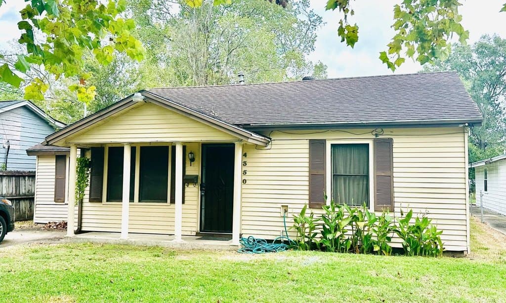 3 bedroom house for sale at 4350 Dallas St Beaumont 77703 - $119,000