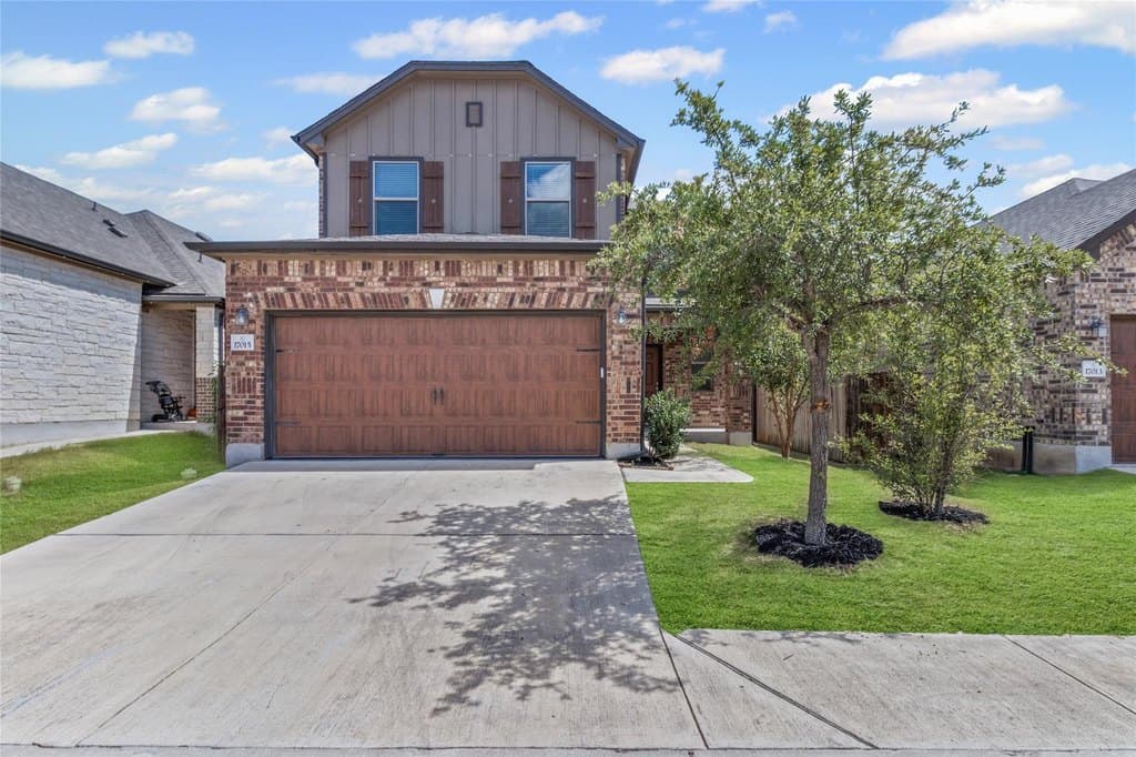 4 bedroom house for sale at 17015 Gibbons Path Round Rock - $389,000