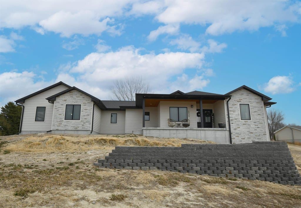 6 bedroom house for sale at 6825 58th Ave Kearney 68845 - $677,900