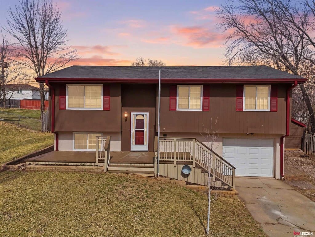 3 bedroom house for sale at 704 Beech St Ceresco - $269,900
