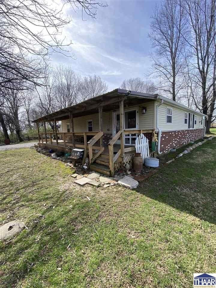 3 bedroom house for sale at 409 E Vincennes St Carlisle - $175,000