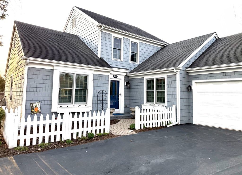3 bedroom house for sale at 388 Narragansett Ct Crystal Lake 60012 - $464,900