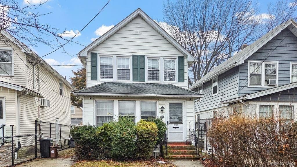 3 bedroom house for sale at 9234 Gettysburg St Bellerose - $720,000