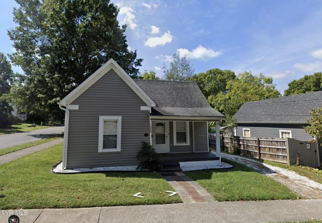 2 bedroom house for sale at 1008 Earnest St Johnson City 37604 - $325,000