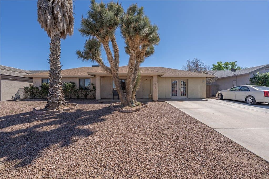 3 bedroom house for sale at 3284 N Yavapai St Kingman 86401 - $285,000