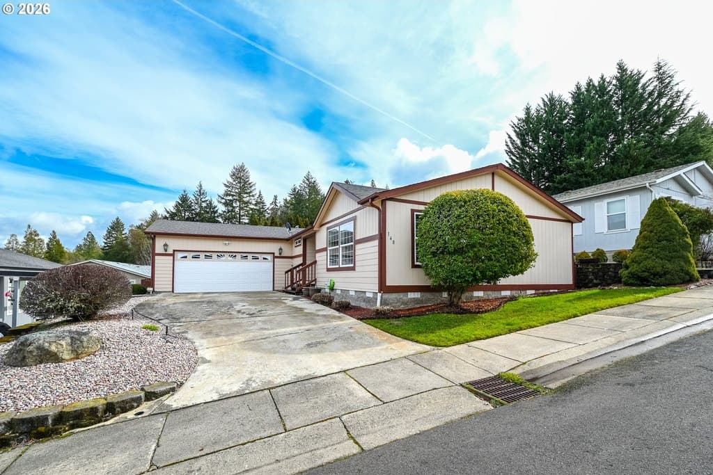 2 bedroom mobile home for sale at 148 Brenda Pl Canyonville - $99,900