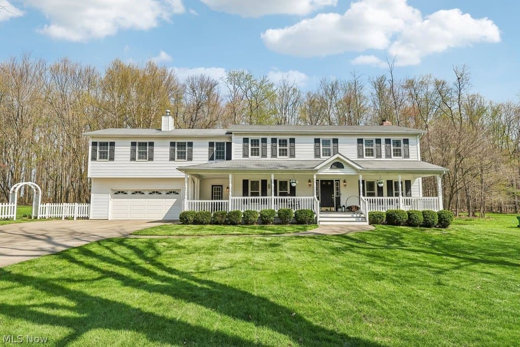 5 bedroom house for sale at 8688 Lake in the Woods Trl Bainbridge 44023 - $640,000