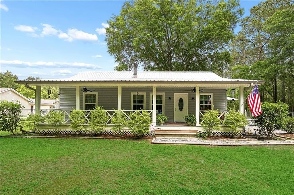 3 bedroom house for sale at 71260 Saint Charles St Abita Springs - $325,000