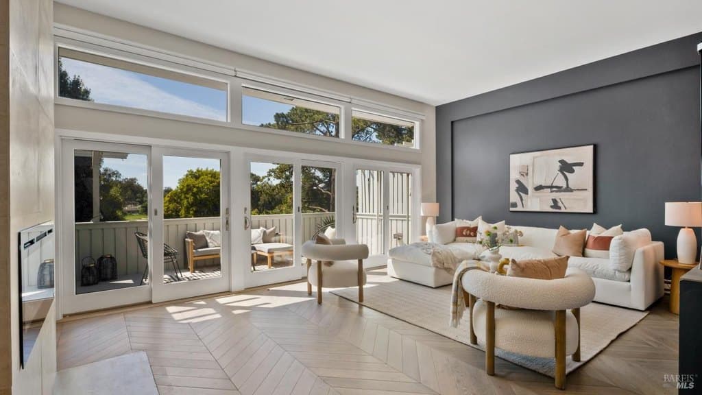 3 bedroom townhouse for sale at 143 Knollwood Dr San Rafael 94901 - $1,100,000