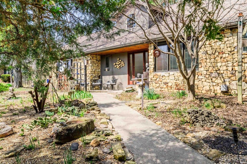 5 bedroom house for sale at 2321 E Rechter Rd Bloomington 47401 - $895,000