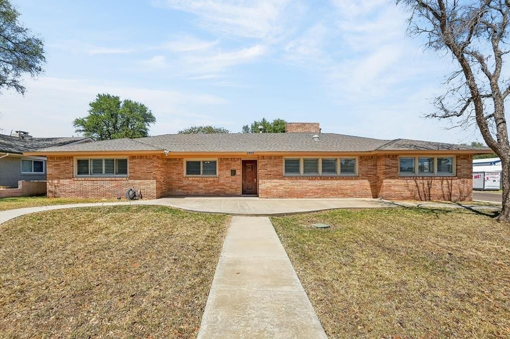 3 bedroom house for sale at 2900 Douglas Dr Midland - $365,000