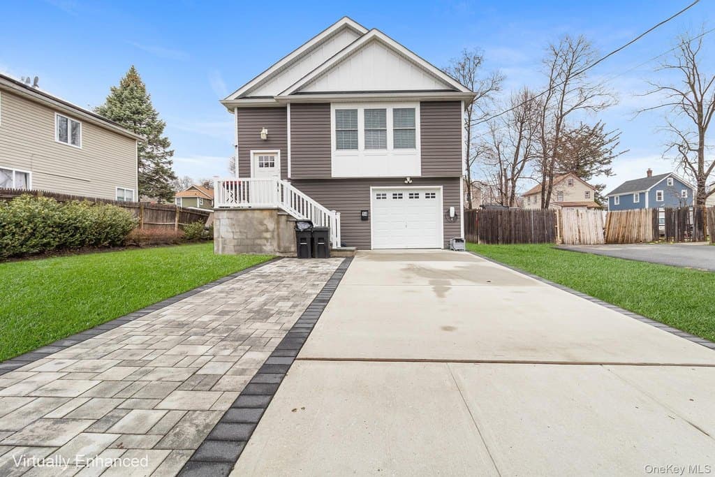 4 bedroom house for sale at 14 E 5th St Huntington 11746 - $899,000