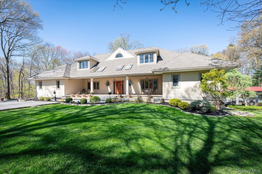 4 bedroom house for sale at 85 Orchard Hill Rd Carmel 10512 - $1,350,000
