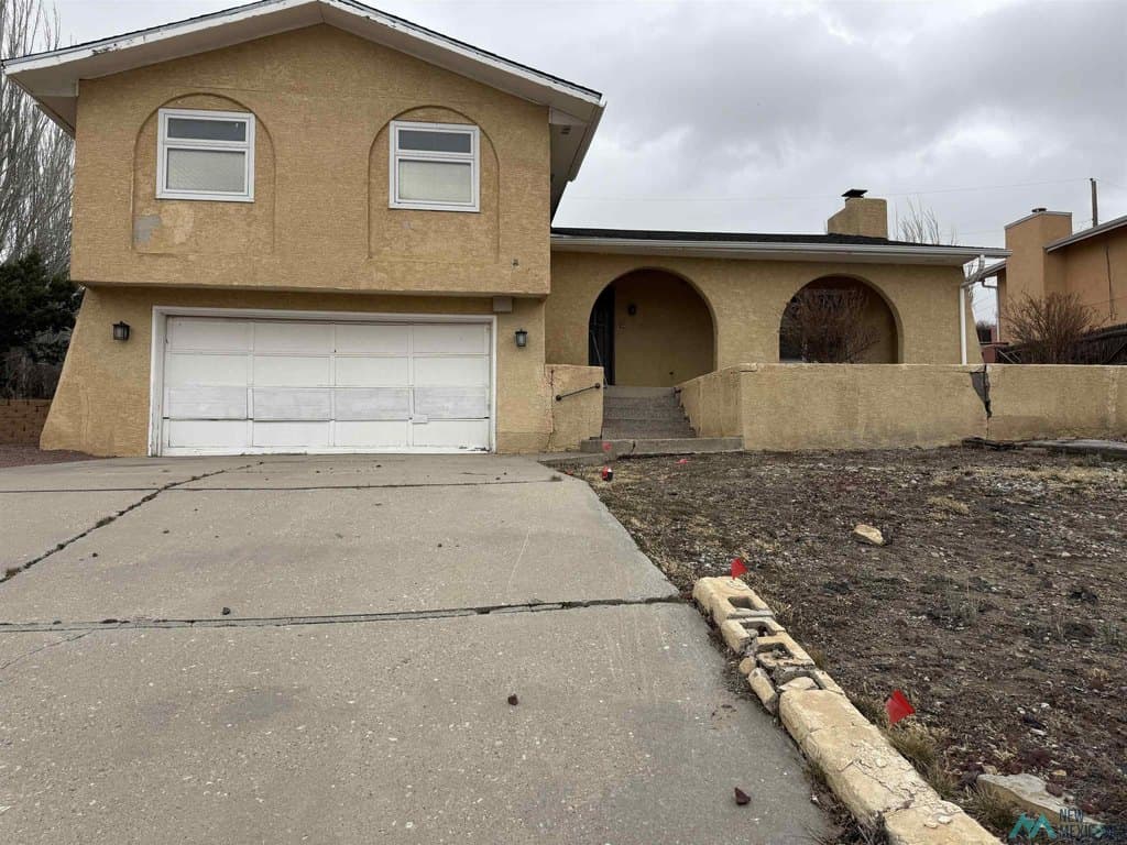 4 bedroom house for sale at 1711 Mesquite Dr Gallup 87301 - $225,000