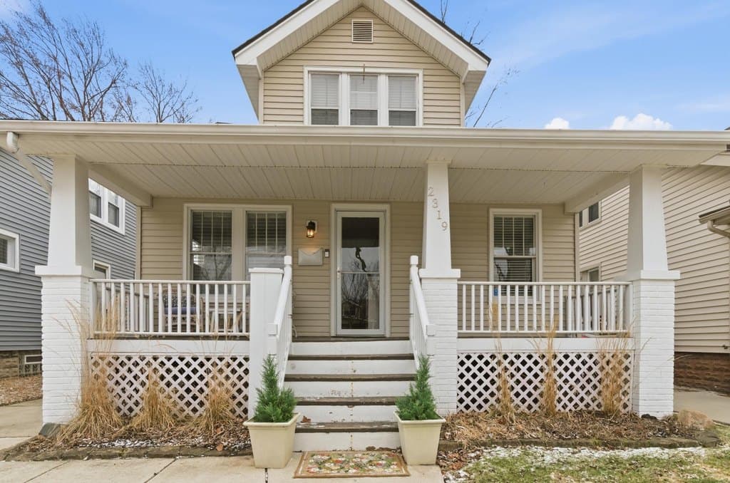 3 bedroom house for sale at 2319 Edgewood Blvd Berkley - $399,999