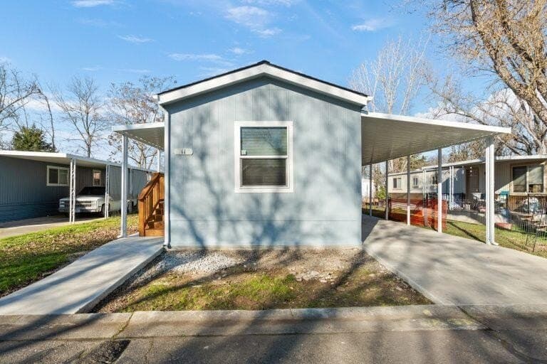 2 bedroom mobile home for sale at 6850 Downing Rd Spc 11 Central Point - $109,900