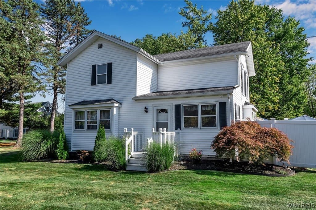 3 bedroom house for sale at 6889 Sand Hill Rd Akron - $364,900