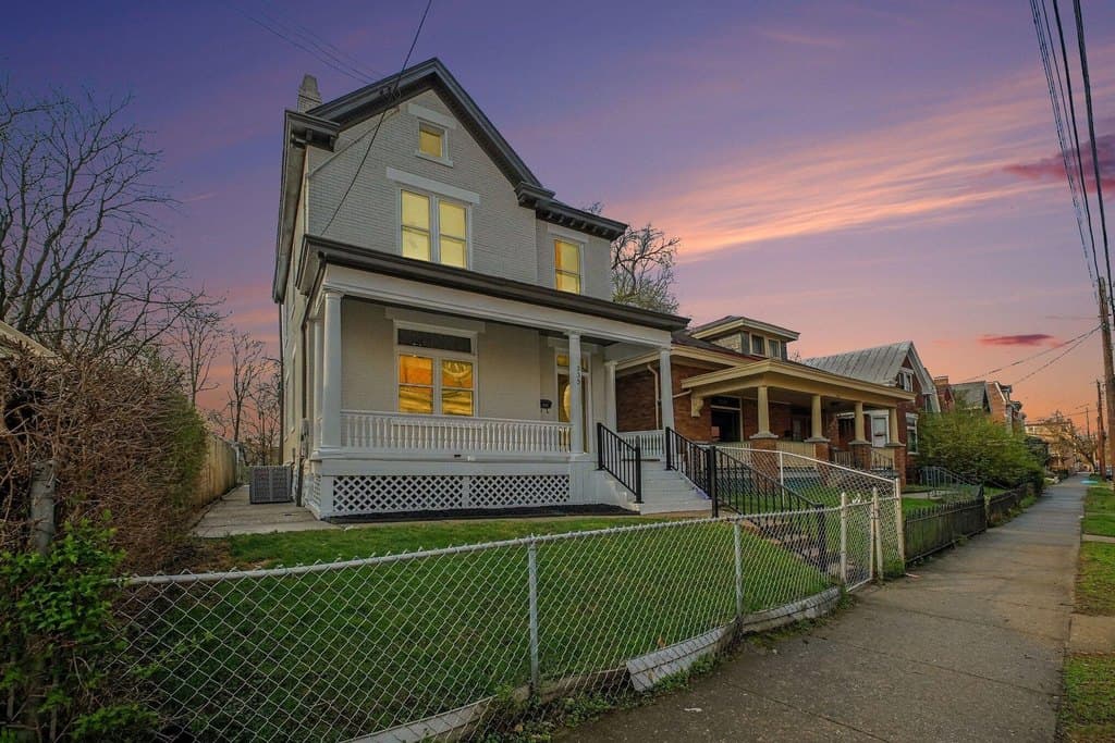 4 bedroom house for sale at 335 E 17th St Covington 41014 - $300,000