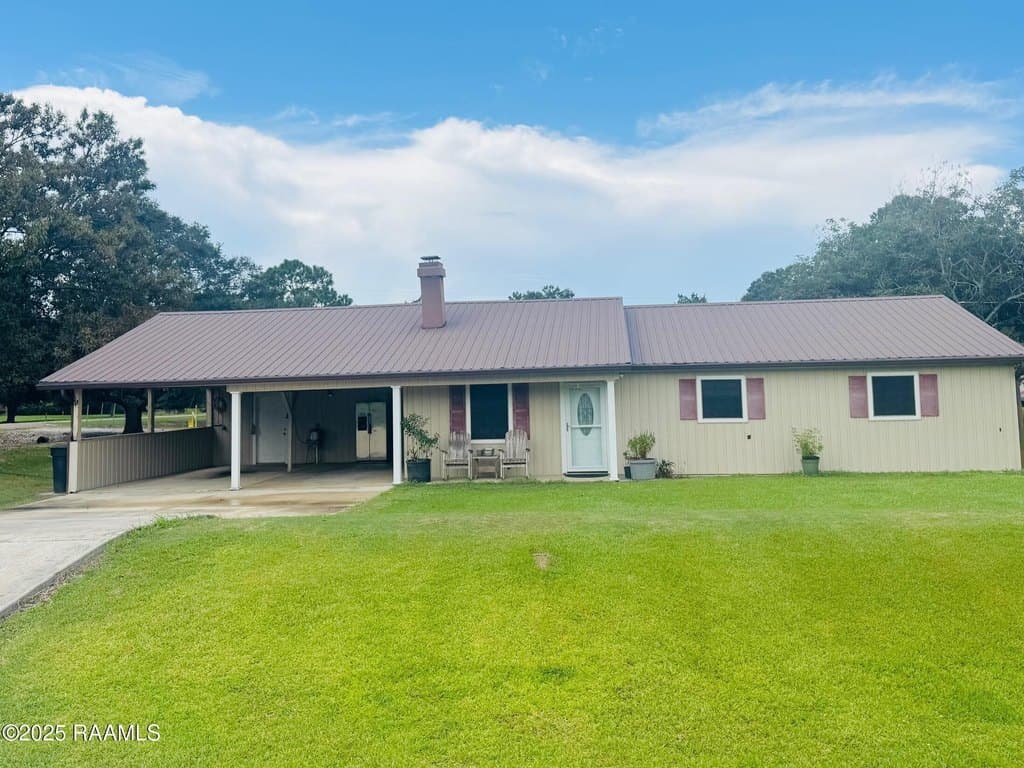 3 bedroom house for sale at 13932 Navaho St Abbeville - $200,000