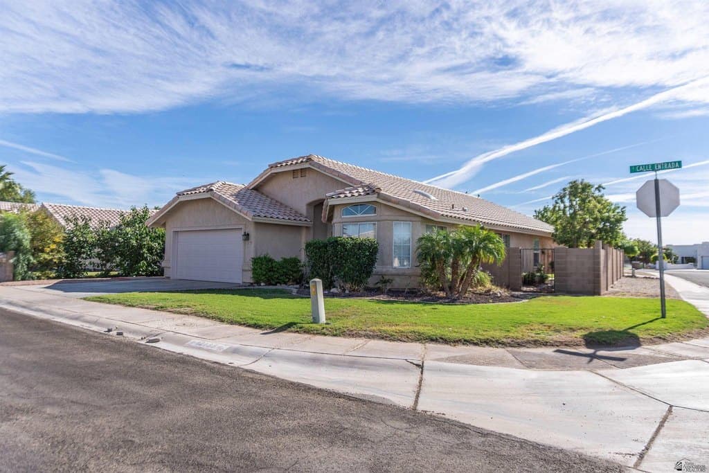 3 bedroom house for sale at 12135 E Calle Entrada Yuma 85367 - $315,000