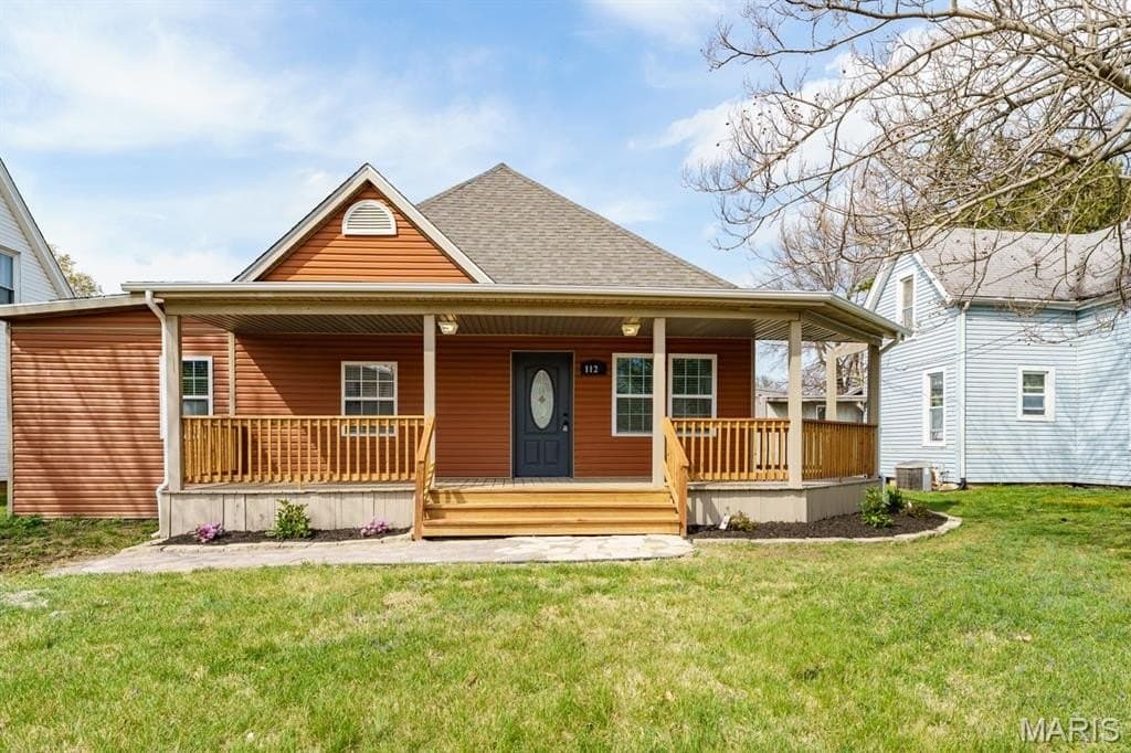 2 bedroom house for sale at 1121 W Main St Collinsville 62234 - $164,900