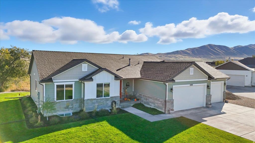 5 bedroom house for sale at 15290 N 4950 W Riverside - $699,900