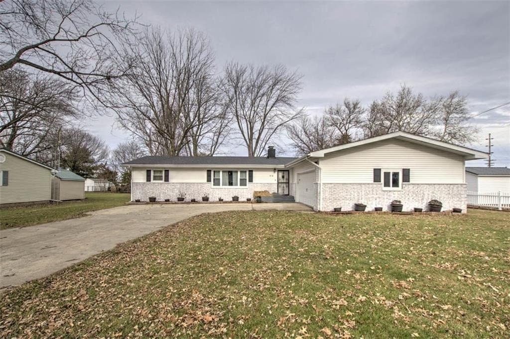 4 bedroom house for sale at 414 W Crea St Cerro Gordo - $210,000