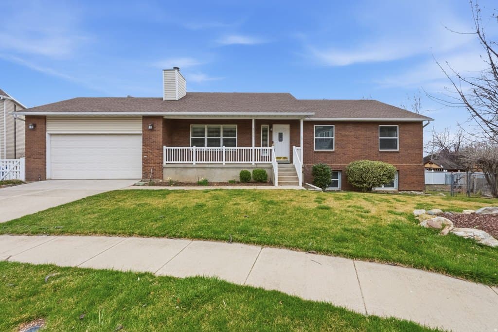 6 bedroom house for sale at 563 N 220 E Centerville - $725,000