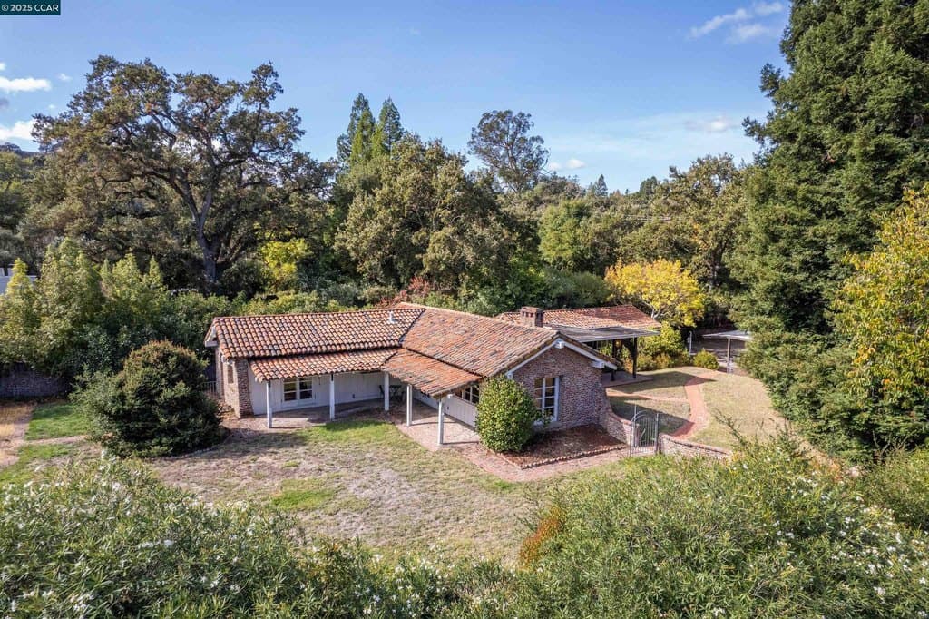 2 bedroom house for sale at 2339 Tice Valley Blvd Castle Hill - $1,590,000