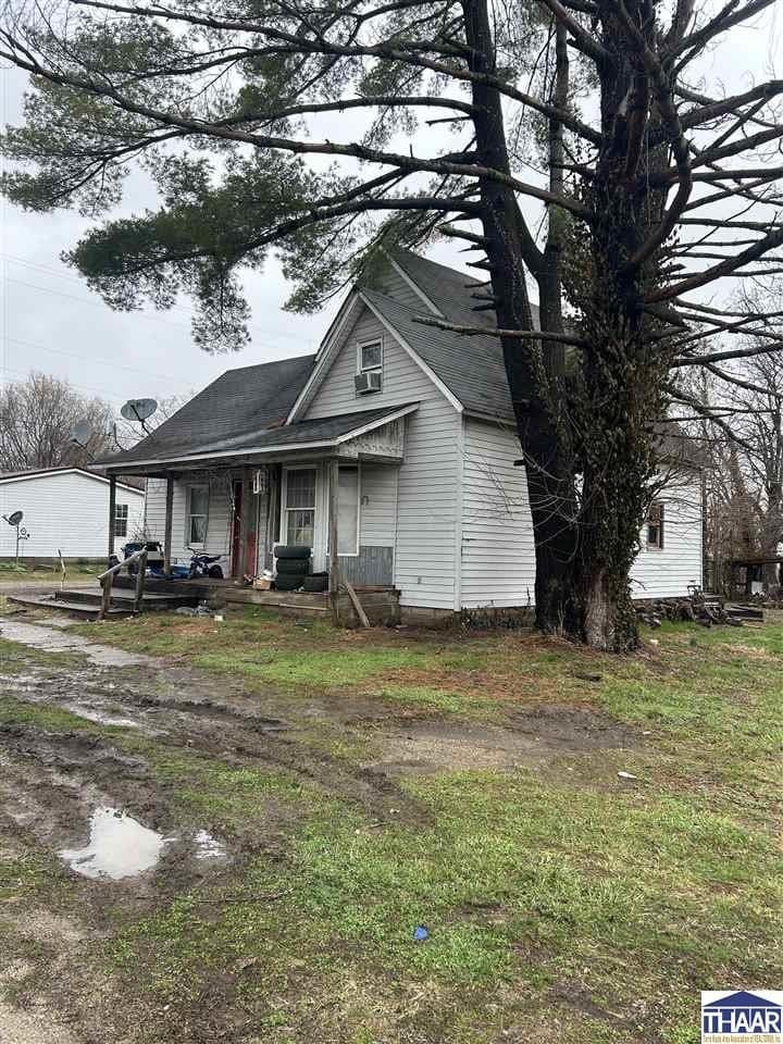 2 bedroom house for sale at 206 E Hackett St Carlisle - $25,000