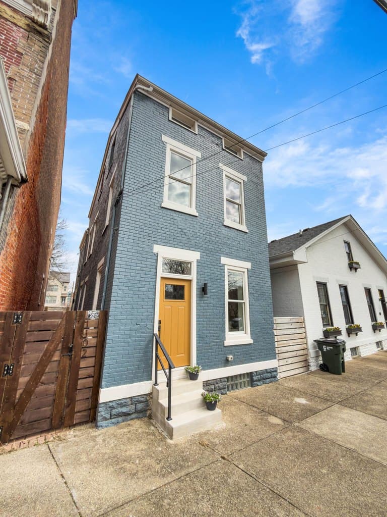 3 bedroom house for sale at 1102 Lee St Covington 41011 - $390,000