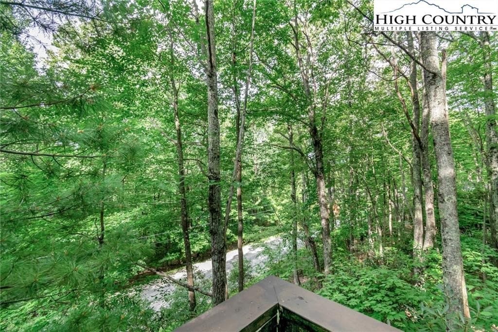 3 bedroom house for sale at 206 Oak Rd Beech Mountain - $325,000