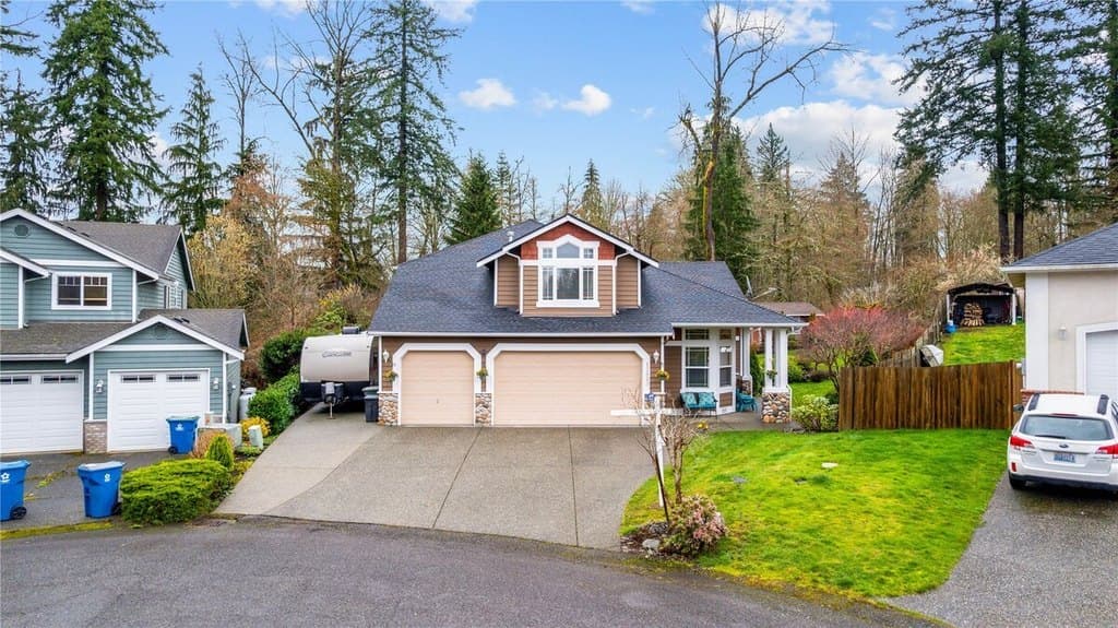 4 bedroom house for sale at 12823 200th Ave SE Chain Lake - $959,000