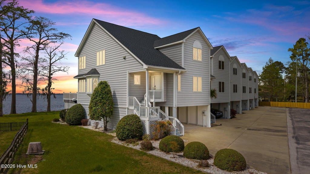 3 bedroom townhouse for sale at 102 Cypress Bay River Road - $650,000