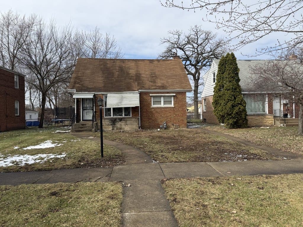 3 bedroom house for sale at 1568 Wentworth Ave Calumet City - $102,500