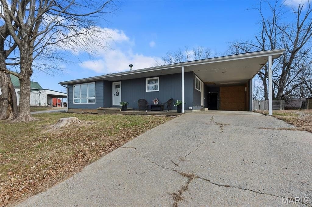 2 bedroom house for sale at 1064 State Highway A Chaffee - $165,000