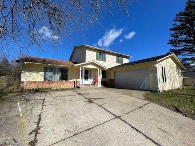 4 bedroom house for sale at 97 Chelmsford Dr Aurora - $225,000