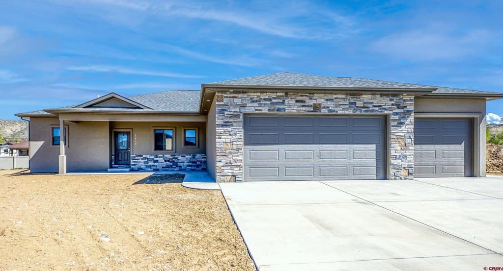 3 bedroom house for sale at 1839 6429 Cir Montrose 81403 - $534,000