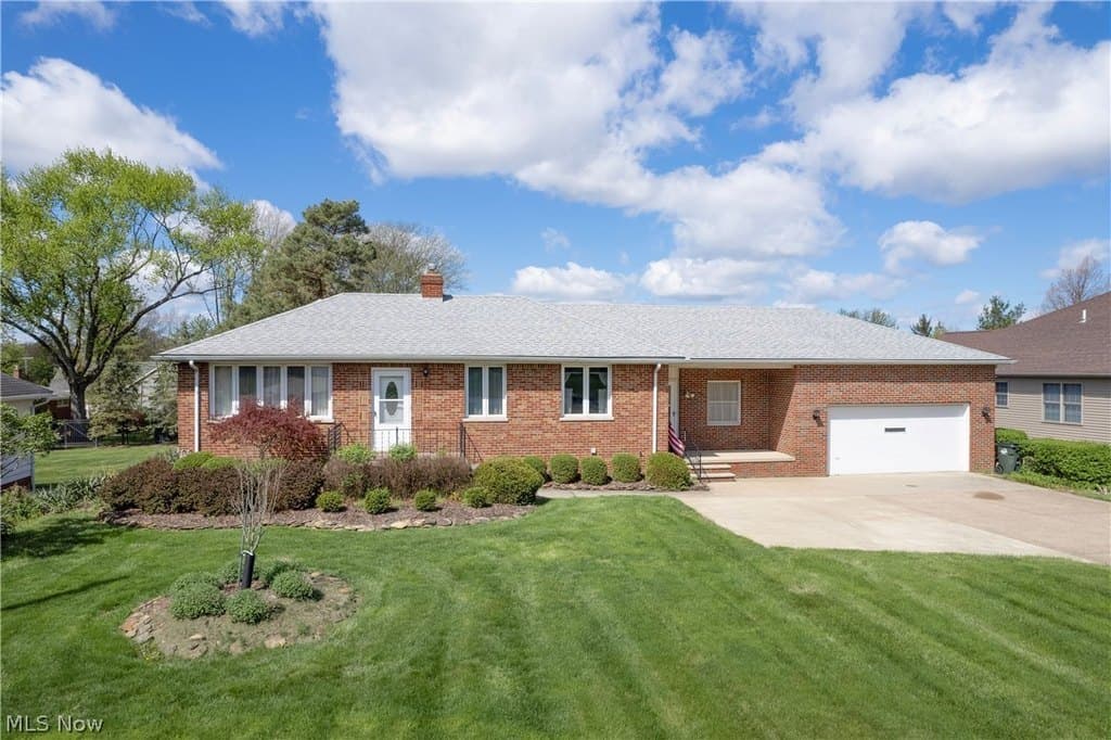 3 bedroom house for sale at 9298 York Rd North Royalton 44133 - $319,900