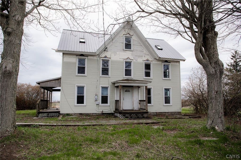 7 bedroom house for sale at 29031 Stony Point Rd Cape Vincent - $158,000